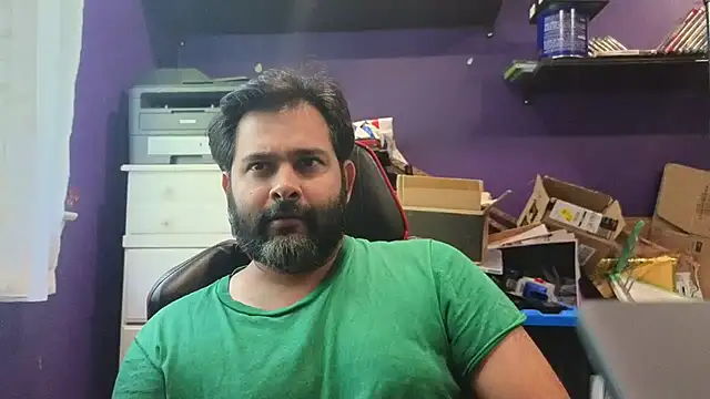 Snapshot of Sakhtlaundaz chatting on 09-17-25, 05:14 Sakhtlaundaz online show from 09-17-25, 05:14