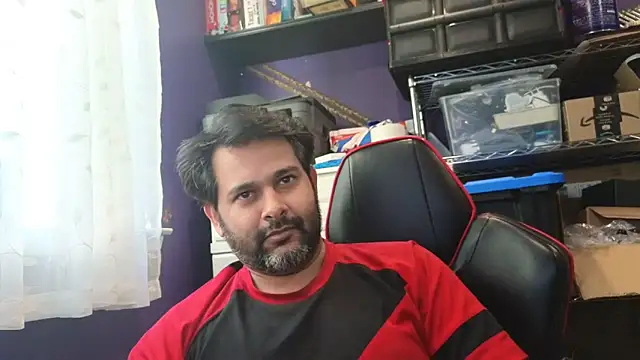 Snapshot of Sakhtlaundaz chatting on 10-06-25, 12:46 Sakhtlaundaz online show from 10-06-25, 12:46