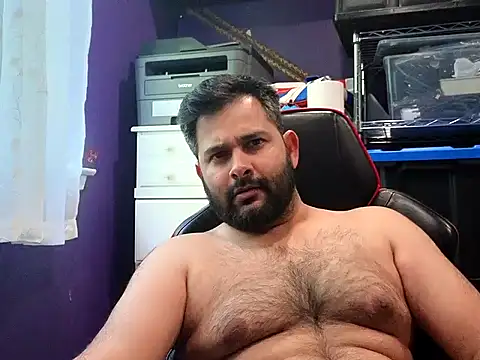 Snapshot of Sakhtlaundaz chatting on 10-14-25, 08:42 Sakhtlaundaz online show from 10-14-25, 08:42