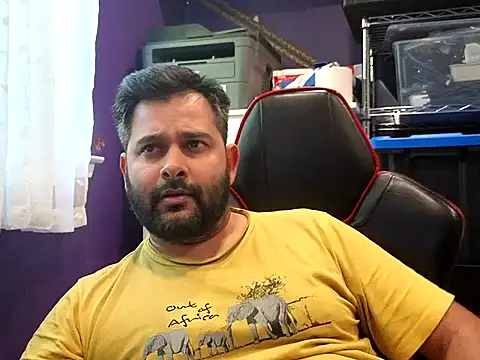 Snapshot of Sakhtlaundaz chatting on 10-15-25, 08:42 Sakhtlaundaz online show from 10-15-25, 08:42