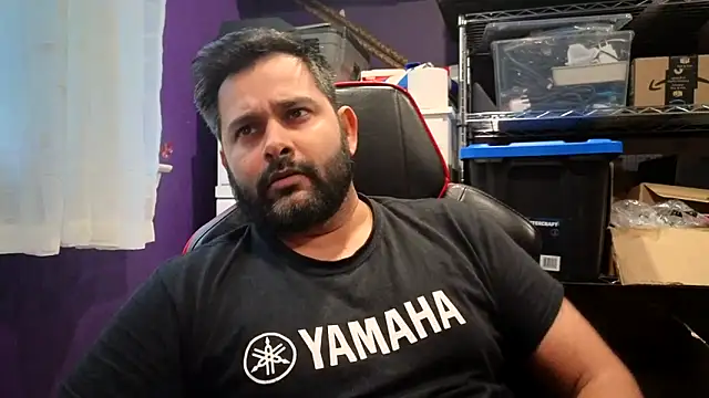 Snapshot of Sakhtlaundaz chatting on 10-22-25, 08:52 Sakhtlaundaz online show from 10-22-25, 08:52