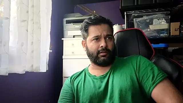 Snapshot of Sakhtlaundaz chatting on 10-24-25, 02:57 Sakhtlaundaz online show from 10-24-25, 02:57