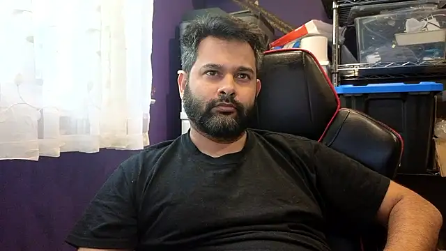 Snapshot of Sakhtlaundaz chatting on 10-29-25, 01:13 Sakhtlaundaz online show from 10-29-25, 01:13