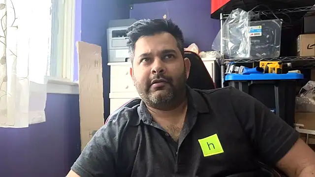 Snapshot of Sakhtlaundaz chatting on 05-04-26, 12:45 Sakhtlaundaz online show from 05-04-26, 12:45