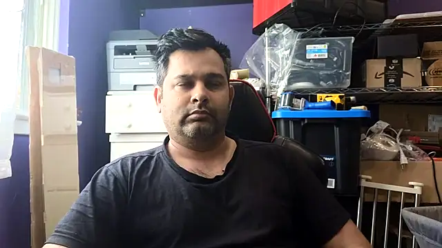 Snapshot of Sakhtlaundaz chatting on 05-15-26, 01:18 Sakhtlaundaz online show from 05-15-26, 01:18