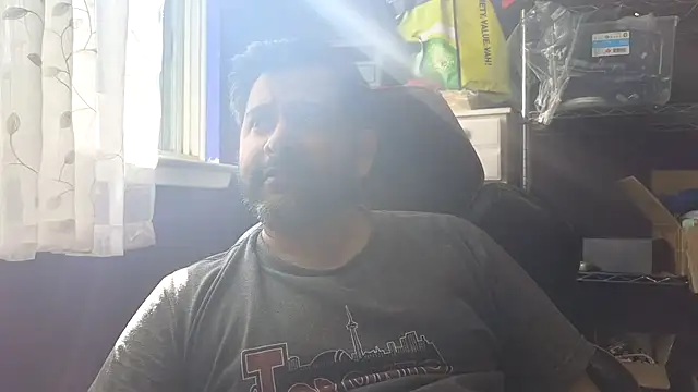 Snapshot of Sakhtlaundaz chatting on 06-01-26, 12:51 Sakhtlaundaz online show from 06-01-26, 12:51