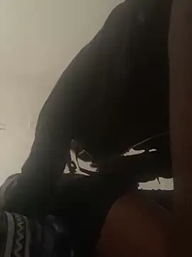 Snapshot of BD2LONG chatting on 02-18-25, 10:36 BD2LONG online show from 02-18-25, 10:36