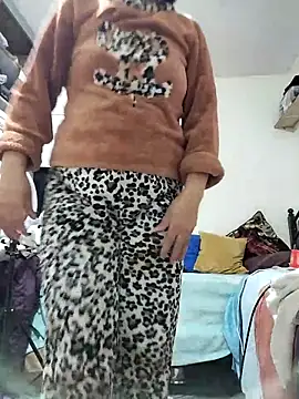 lolo890 online show from 12-22-25, 10:07