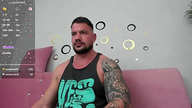 Snapshot of musclemonster31 chatting on 01-20-25, 03:37 musclemonster31 online show from 01-20-25, 03:37
