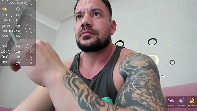 Snapshot of musclemonster31 chatting on 02-06-25, 01:16 musclemonster31 online show from 02-06-25, 01:16