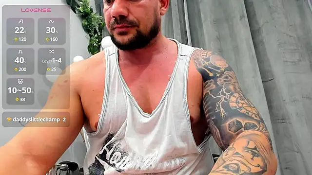 Snapshot of musclemonster31 chatting on 02-11-25, 11:54 musclemonster31 online show from 02-11-25, 11:54