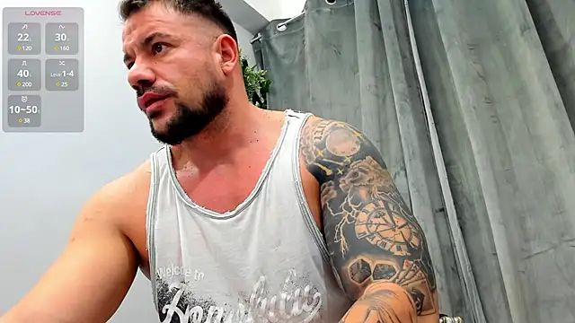 Snapshot of musclemonster31 chatting on 02-12-25, 05:37 musclemonster31 online show from 02-12-25, 05:37