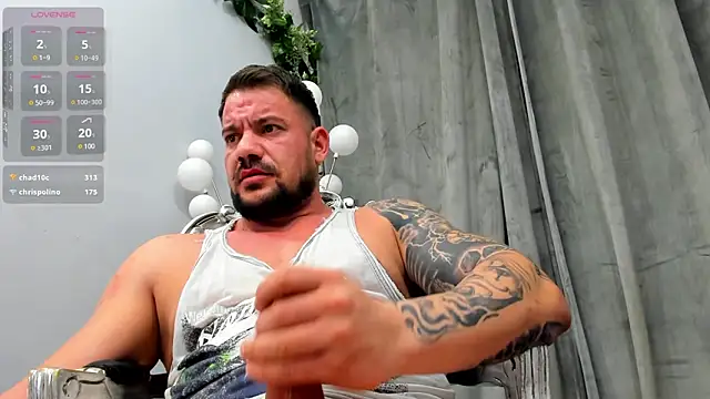 Snapshot of musclemonster31 chatting on 02-14-25, 01:13 musclemonster31 online show from 02-14-25, 01:13