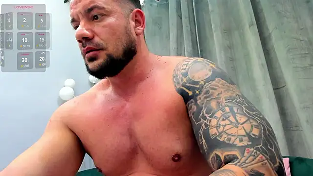 Snapshot of musclemonster31 chatting on 02-16-25, 11:48 musclemonster31 online show from 02-16-25, 11:48