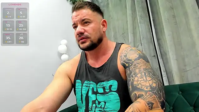 Snapshot of musclemonster31 chatting on 02-19-25, 08:12 musclemonster31 online show from 02-19-25, 08:12