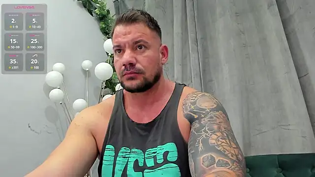 Snapshot of musclemonster31 chatting on 02-22-25, 06:06 musclemonster31 online show from 02-22-25, 06:06