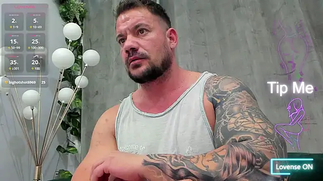 Snapshot of musclemonster31 chatting on 03-11-25, 01:16 musclemonster31 online show from 03-11-25, 01:16