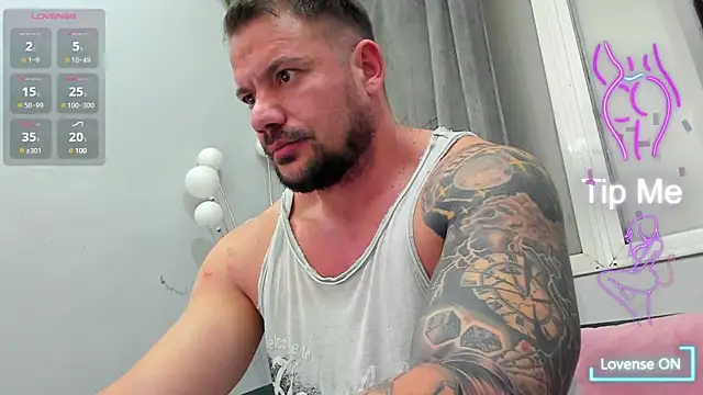 Snapshot of musclemonster31 chatting on 03-11-25, 11:48 musclemonster31 online show from 03-11-25, 11:48