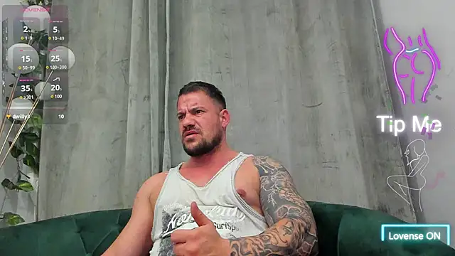 Snapshot of musclemonster31 chatting on 03-13-25, 05:00 musclemonster31 online show from 03-13-25, 05:00