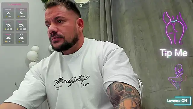 Snapshot of musclemonster31 chatting on 03-21-25, 05:00 musclemonster31 online show from 03-21-25, 05:00