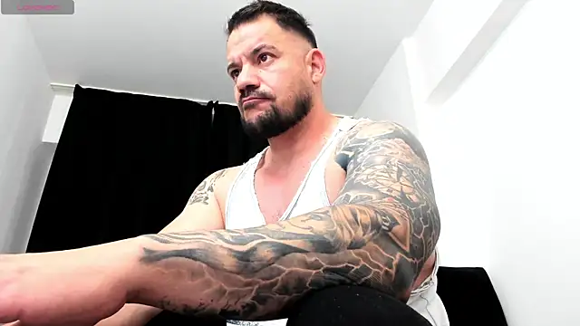 Snapshot of musclemonster31 chatting on 10-04-25, 08:07 musclemonster31 online show from 10-04-25, 08:07
