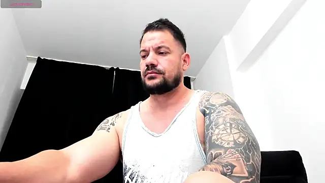 Snapshot of musclemonster31 chatting on 10-07-25, 10:40 musclemonster31 online show from 10-07-25, 10:40