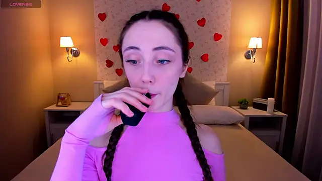 Lexi Split online show from 02-15-25, 08:33