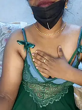 Snapshot of Malluivaniya chatting on 01-24-25, 07:07 Malluivaniya online show from 01-24-25, 07:07