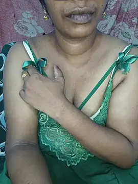 Snapshot of Malluivaniya chatting on 10-15-25, 05:57 Malluivaniya online show from 10-15-25, 05:57