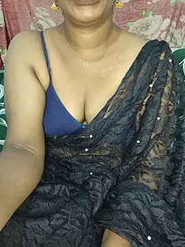 Snapshot of Malluivaniya chatting on 10-26-25, 06:14 Malluivaniya online show from 10-26-25, 06:14