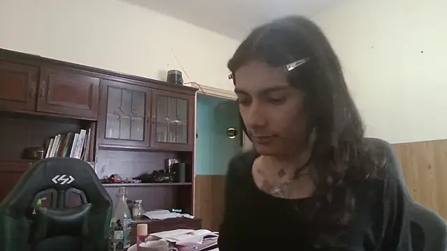 calliemaggotbone online show from 04-23-26, 05:04