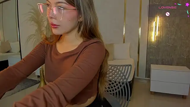 riley sierra online show from 06-12-26, 12:59