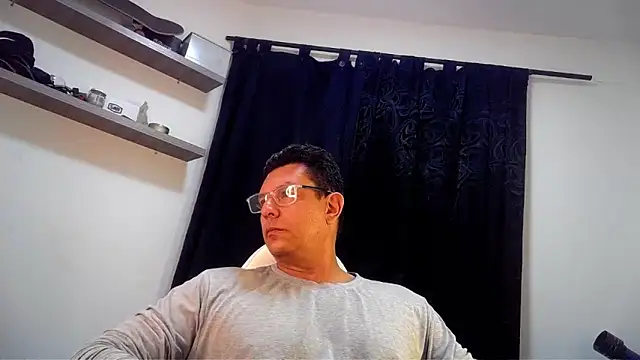 Snapshot of pedropicapi chatting on 04-28-26, 03:11 pedropicapi online show from 04-28-26, 03:11