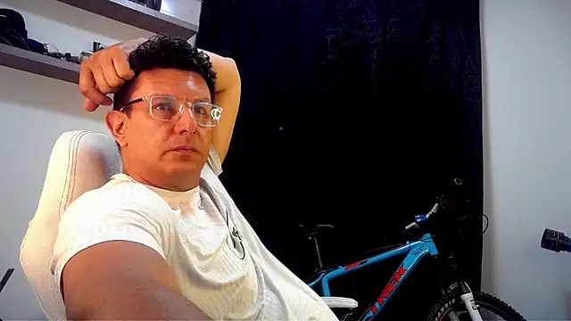 Snapshot of pedropicapi chatting on 05-04-26, 01:56 pedropicapi online show from 05-04-26, 01:56