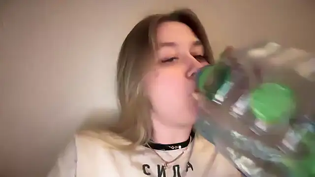 Snapshot of Isabel-Bailey chatting on 12-22-24, 08:47 Isabel-Bailey online show from 12-22-24, 08:47