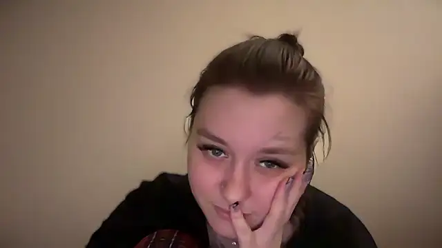 Snapshot of Isabel-Bailey chatting on 01-22-25, 10:05 Isabel-Bailey online show from 01-22-25, 10:05