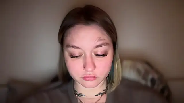 Snapshot of Isabel-Bailey chatting on 11-11-25, 10:10 Isabel-Bailey online show from 11-11-25, 10:10