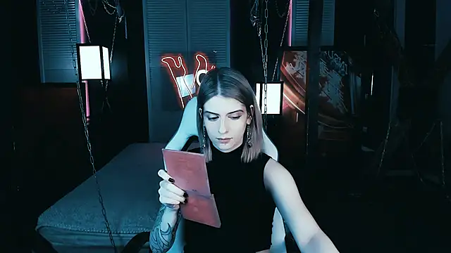 Noah ElmerX online show from 02-25-25, 05:04