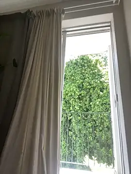 Snapshot of YesTheSexiest chatting on 10-16-25, 11:33 YesTheSexiest online show from 10-16-25, 11:33