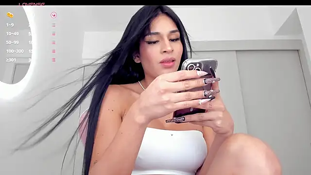 Snapshot of mia_yourmommy chatting on 12-06-24, 09:35 mia yourmommy online show from 12-06-24, 09:35