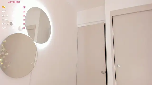 Snapshot of mia_yourmommy chatting on 03-17-25, 02:41 mia yourmommy online show from 03-17-25, 02:41