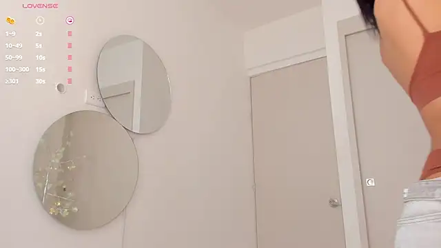 Snapshot of mia_yourmommy chatting on 03-22-25, 09:31 mia yourmommy online show from 03-22-25, 09:31