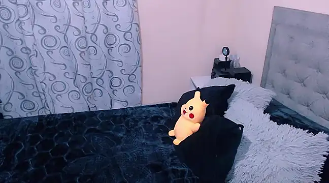 Snapshot of diana__34 chatting on 02-26-25, 12:38 diana 34 online show from 02-26-25, 12:38