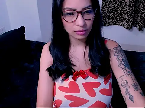 Snapshot of diana__34 chatting on 10-06-25, 01:03 diana 34 online show from 10-06-25, 01:03