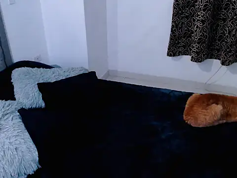 Snapshot of diana__34 chatting on 12-15-25, 11:53 diana 34 online show from 12-15-25, 11:53