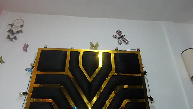 Helennahot online show from 10-22-25, 05:13