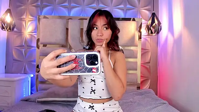 Snapshot of nahia_low chatting on 02-13-25, 04:00 nahia low online show from 02-13-25, 04:00