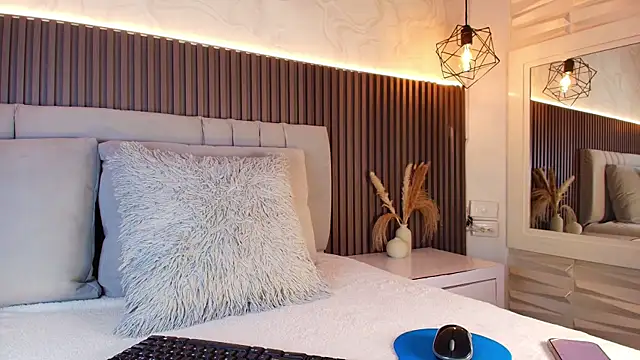 SHANONCLARK online show from 12-21-25, 11:06