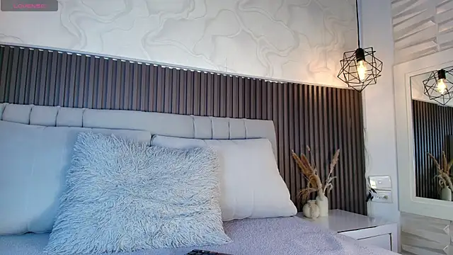 Snapshot of SHANONCLARK chatting on 06-09-26, 07:03 SHANONCLARK online show from 06-09-26, 07:03