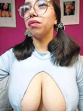 Snapshot of valentina_swallow chatting on 07-16-26, 04:40 valentina swallow online show from 07-16-26, 04:40